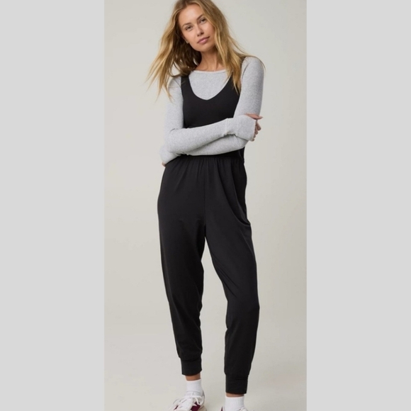 Aerie Jumpsuit Drawstring Waist Tapered Cuff Hem Romper Black Size Large - Picture 8 of 15